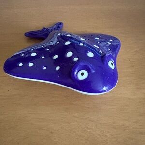 Purple Stingray Bandai Disney Pixar Finding Dory Mr. Ray 3-in-1 Swigglefish toy